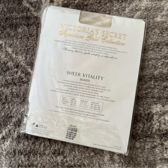 NWT Victorias Secret Signature Gold Collection Sheer Vitality Shaper Cream Med - Picture 4 of 5